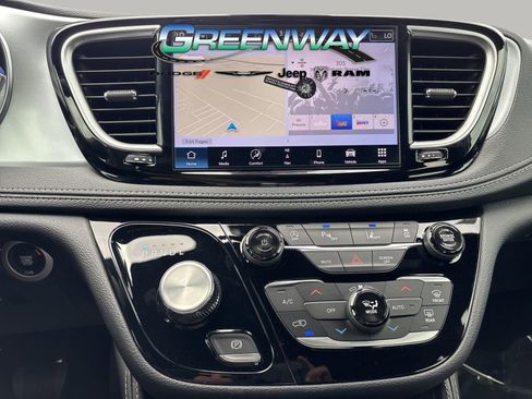 New 2026 Chrysler Pacifica Limited w/ S Appearance Package image 22