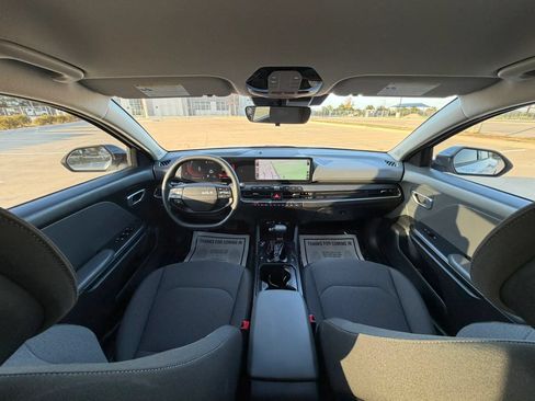 Used 2025 Kia K4 FWD image 21