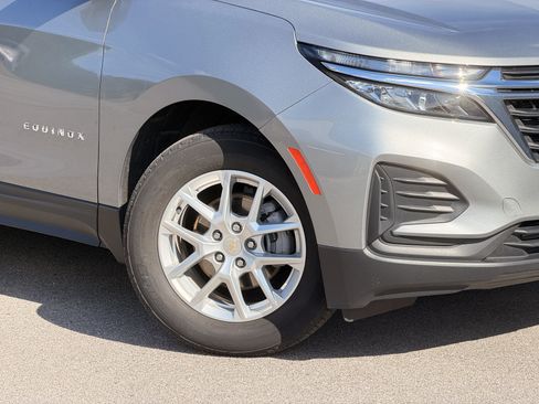 Used 2024 Chevrolet Equinox LS FWD image 3