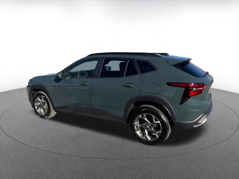 Used 2025 Chevrolet Trax LT image 10