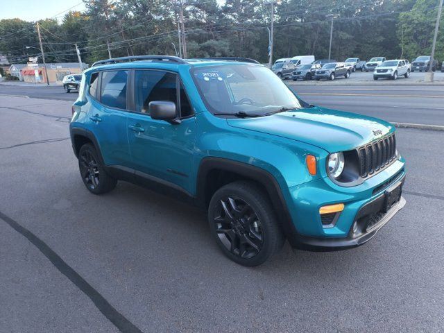 Used 2021 Jeep Renegade Latitude AWD/4WD image 5