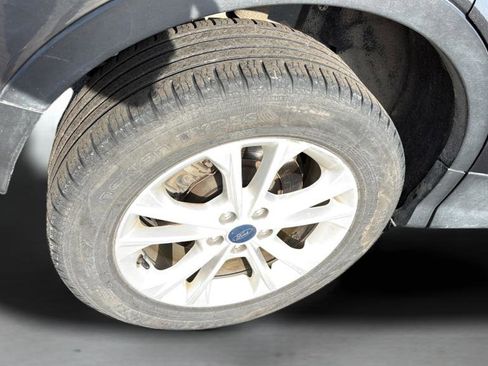 Certified 2019 Ford Escape SE image 37