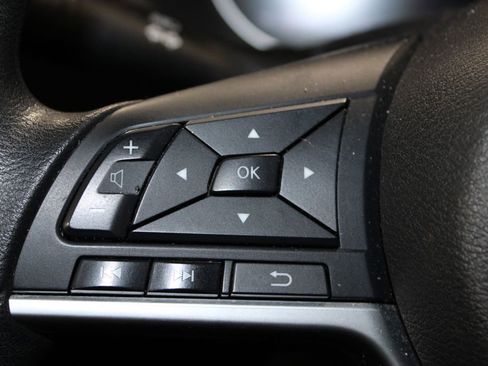 Used 2018 Nissan Kicks SV image 18