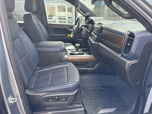 Used 2023 Chevrolet Silverado 1500 High Country AWD/4WD image 16