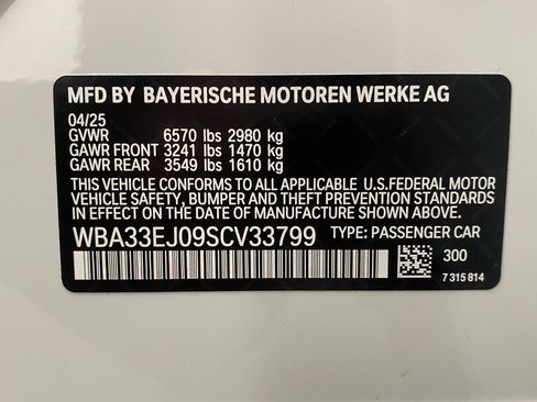 Certified 2025 BMW 760i xDrive w/ Executive Package image 35