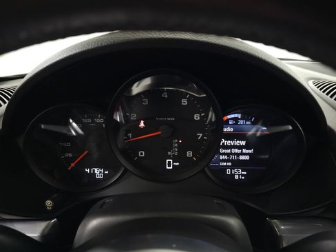 Used 2019 Porsche 718 Boxster RWD image 18