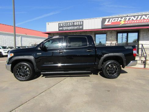 Used 2017 Toyota Tundra SR5 w/ SR5 Upgrade Package image 2