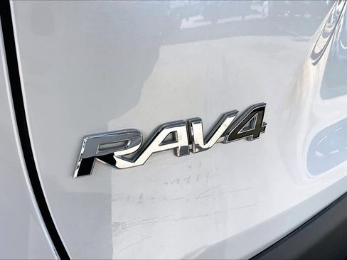 Used 2024 Toyota RAV4 XLE Premium image 31