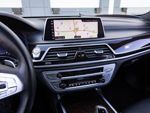 Used 2019 BMW 750i xDrive w/ Executive Package image 13