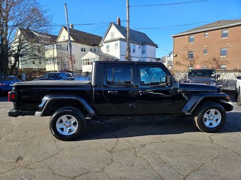 Used 2022 Jeep Gladiator Sport image 5