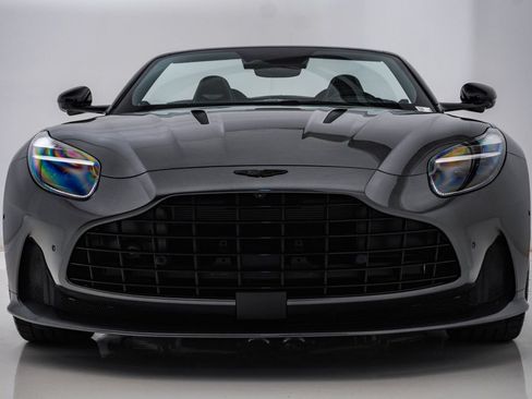 Used 2024 Aston Martin DB12 Convertible RWD image 5