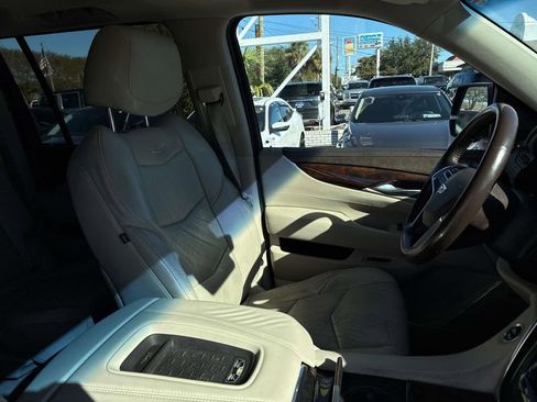 Used 2015 Cadillac Escalade ESV Premium image 11