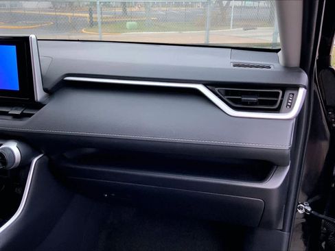 Certified 2025 Toyota RAV4 LE image 18