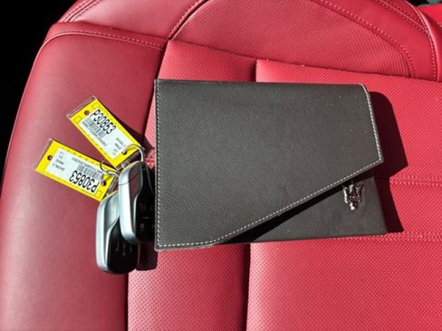 Used 2021 Maserati Ghibli S GranSport image 23