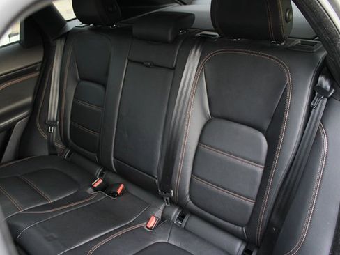 Used 2018 Jaguar F-PACE Prestige image 31