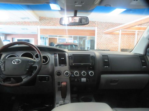 Used 2012 Toyota Sequoia Platinum AWD/4WD image 53