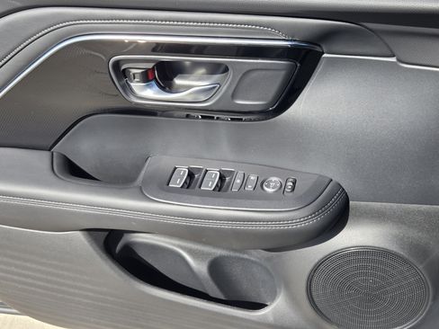 Used 2025 Acura ADX AWD image 30