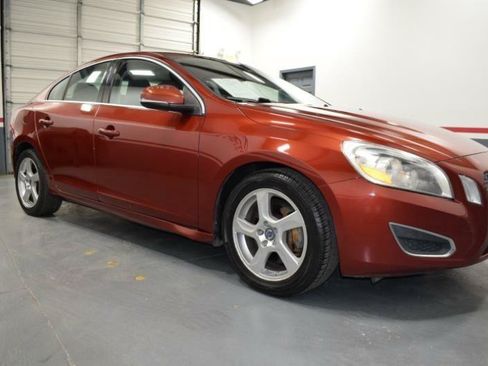 Used 2012 Volvo S60 T5 FWD image 3