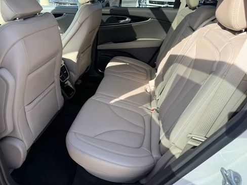 Certified 2022 Lincoln Nautilus Reserve image 11