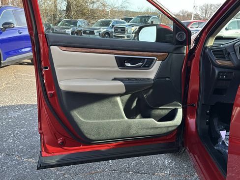 Used 2018 Honda CR-V Touring image 11