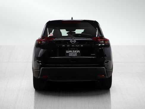 Used 2025 Nissan Rogue SV image 4