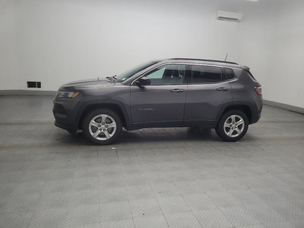 Used 2024 Jeep Compass Latitude AWD/4WD image 2