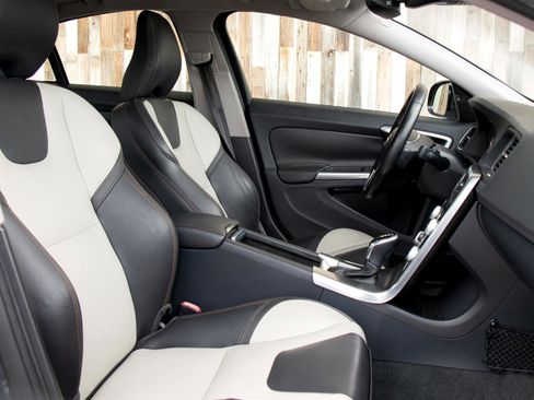 Used 2016 Volvo S60 T5 Cross Country Platinum w/ Protection Package image 24