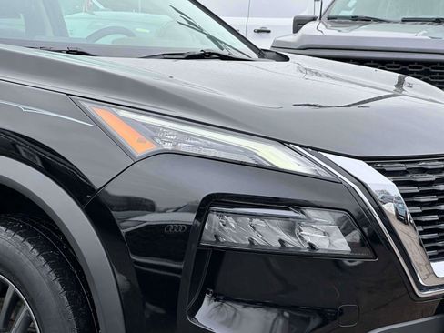 Used 2023 Nissan Rogue S image 7
