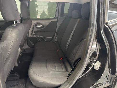 Used 2020 Jeep Renegade Latitude FWD image 22