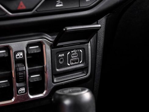 Used 2022 Jeep Wrangler Unlimited Sahara w/ Cold Weather Group image 36