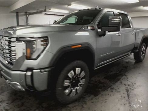 New 2026 GMC Sierra 2500 Denali w/ Denali Reserve Package image 4