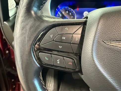 Used 2021 Chrysler Pacifica Touring-L w/ Uconnect Theater Family Group AWD/4WD image 14