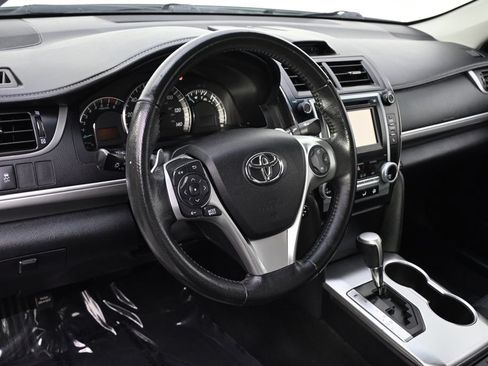 Used 2014 Toyota Camry SE w/ Fleet Convenience Package FWD image 11