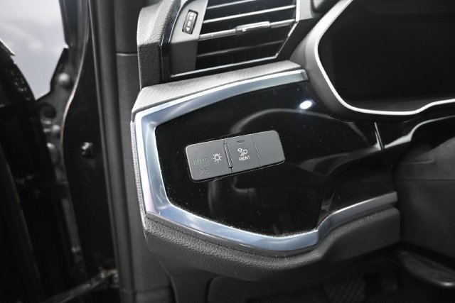 Used 2024 Audi Q3 2.0T Premium AWD/4WD image 19