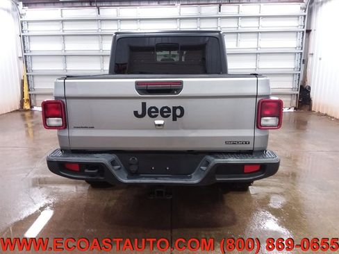 Used 2021 Jeep Gladiator Sport image 8