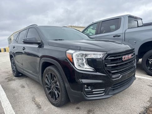 Used 2023 GMC Terrain SLT w/ Elevation Edition FWD image 3