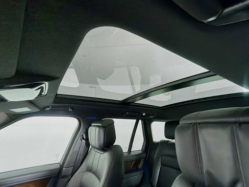 Used 2022 Land Rover Range Rover P525 Westminster Edition image 13