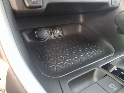 Used 2025 Toyota RAV4 LE AWD/4WD image 22