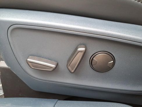 New 2026 Ford Maverick Lariat w/ Black Appearance Package image 17