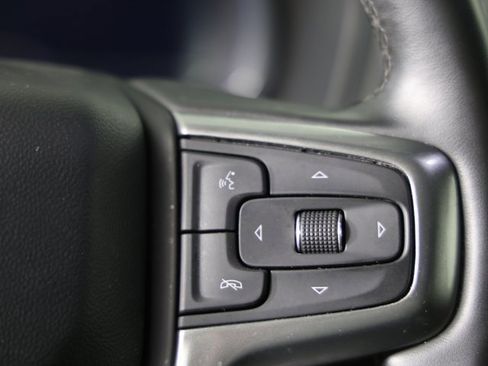 Used 2023 Chevrolet Suburban Premier image 7