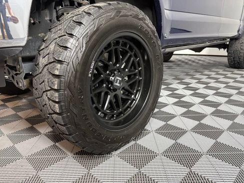 Used 2019 Ford F150 Lariat w/ Equipment Group 502A Luxury AWD/4WD image 13