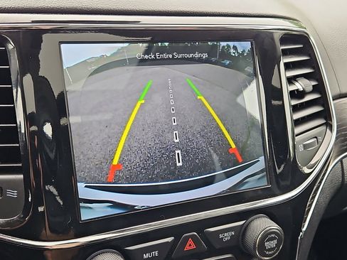Used 2020 Jeep Grand Cherokee Summit AWD/4WD image 16