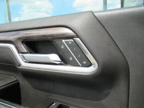 Used 2024 Chevrolet Silverado 2500 LTZ w/ LTZ Convenience Package image 31