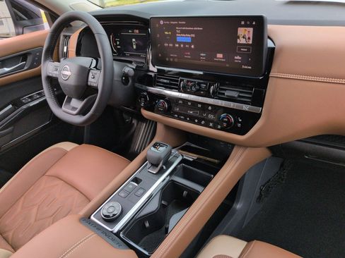 New 2026 Nissan Pathfinder Platinum AWD/4WD image 36