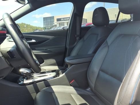 Used 2025 Buick Envista Sport Touring w/ Convenience I Package FWD image 12