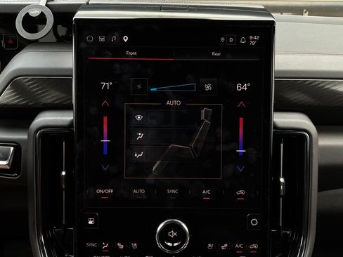 Used 2025 GMC Yukon AT4 w/ AT4 Premium Package AWD/4WD image 37