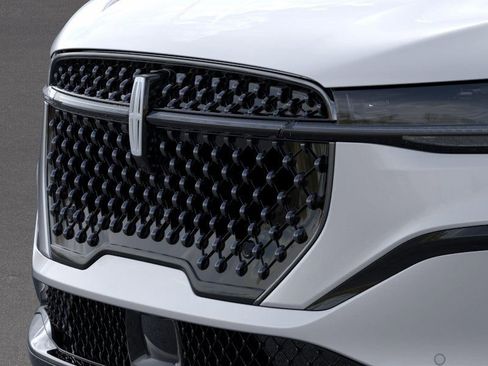 New 2026 Lincoln Nautilus Reserve w/ Jet Appearance Package image 17