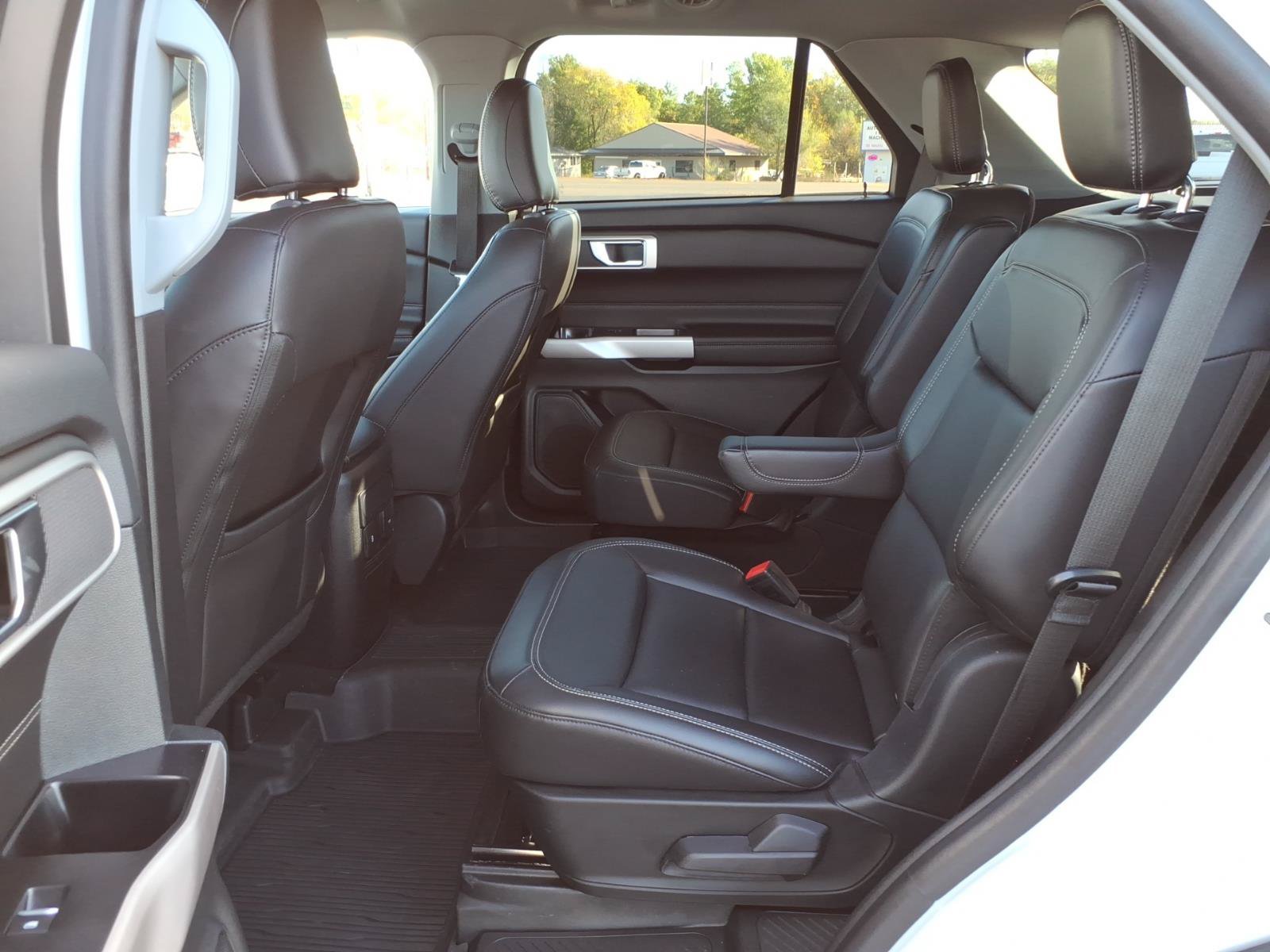 Used 2023 Ford Explorer XLT w/ Equipment Group 202A AWD/4WD image 14