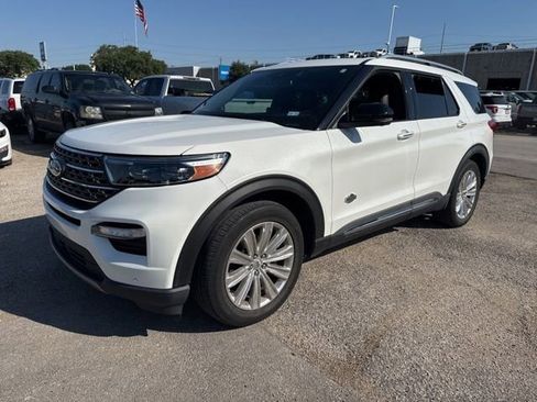 Used 2022 Ford Explorer King Ranch w/ Technology Package RWD image 2