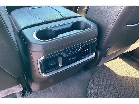 Used 2024 GMC Sierra 2500 Denali w/ Denali Reserve Package AWD/4WD image 11